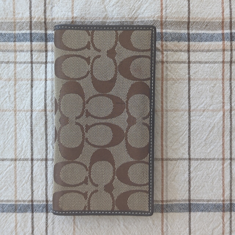Coach checkbook